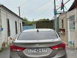 Hyundai Elantra-2