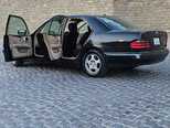 Mercedes E 200-13