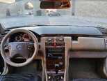 Mercedes E 200-4