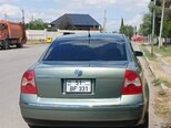 Volkswagen Passat-4