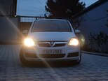 Opel Zafira-1