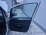 Opel Zafira-13
