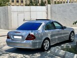 Mercedes E 270-4