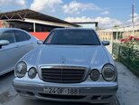 Mercedes E 240-2