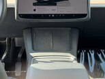 Tesla Model Y-8