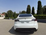 Tesla Model Y-21