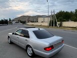 Mercedes E 240-2
