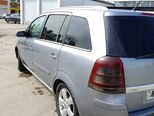 Opel Zafira-5