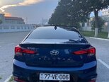 Hyundai Elantra-2