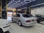 Mercedes E 220-5