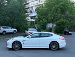 Porsche Panamera 4-5