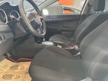 Mitsubishi Lancer-11