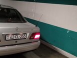 Mercedes E 240-6