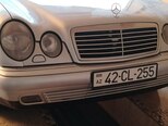 Mercedes E 240-3