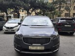 Kia Carnival-1