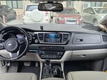 Kia Carnival-11