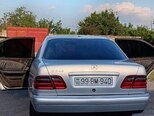 Mercedes E 240-8