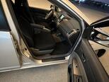 Toyota Prius-12