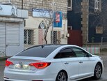 Hyundai Sonata-4