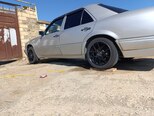 Mercedes 280 E-19
