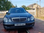 Mercedes E 270-1
