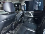 Toyota Land Cruiser-9