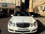 Mercedes E 280-1