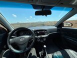 Hyundai Accent-11