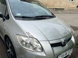 Toyota Auris-1