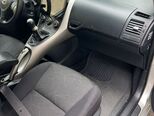 Toyota Auris-11