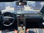Mercedes E 220-12