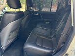 Toyota Land Cruiser-11
