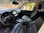 Toyota Land Cruiser-9