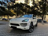 Porsche Cayenne-1