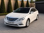 Hyundai Sonata-1