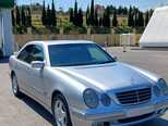Mercedes E 240-1