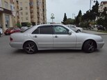 Mercedes E 240-5
