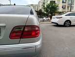 Mercedes E 240-17