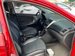 Hyundai Accent-12