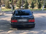 Mercedes E 280-11