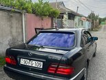 Mercedes E 240-2