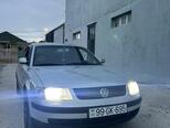 Volkswagen Passat-1