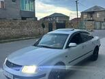Volkswagen Passat-11
