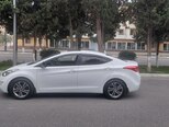 Hyundai Elantra-12