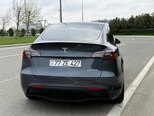 Tesla Model Y-4
