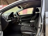 Hyundai Elantra-12