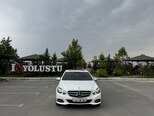Mercedes E 220-1