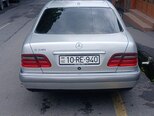 Mercedes E 240-11
