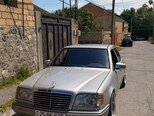Mercedes 220 E-16