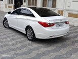 Hyundai Sonata-12